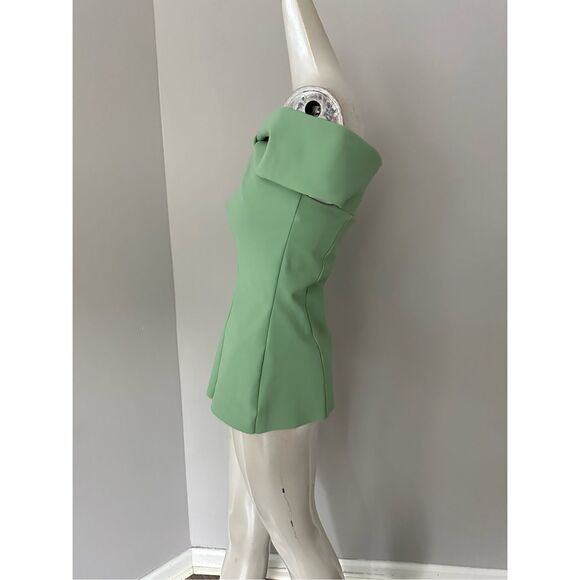 NWT Chiara Boni Vedia Twist Front Off The Shoulder Blouse Pear Green Size 2 $395 - Picture 5 of 10